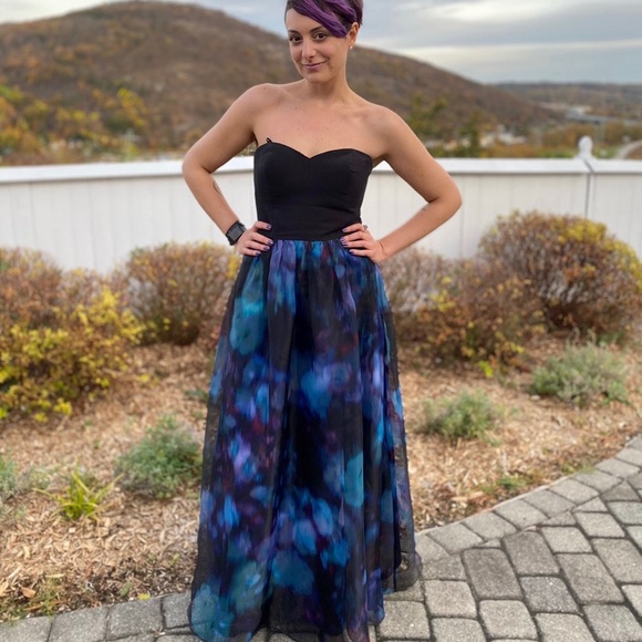 Aiden mattox ball gown - Picture 2 of 8